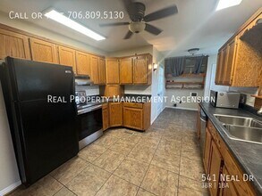 541 Neal Dr in Rossville, GA - Building Photo - Building Photo