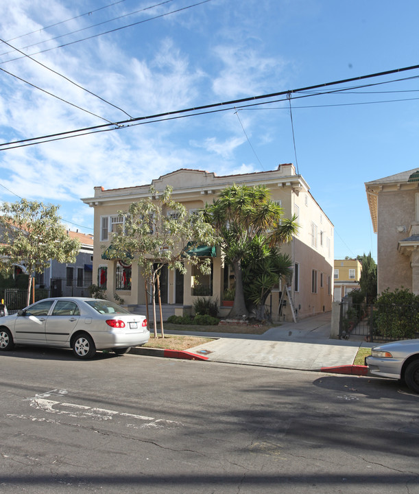 1640 N Alexandria Ave in Los Angeles, CA - Building Photo