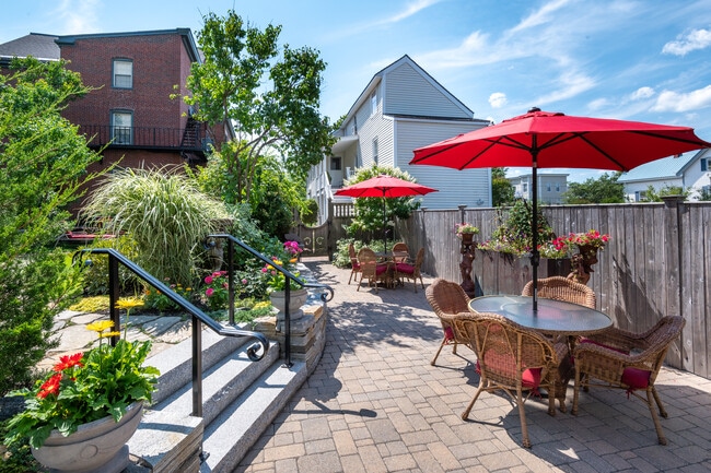 147 Pearl St, Unit 7