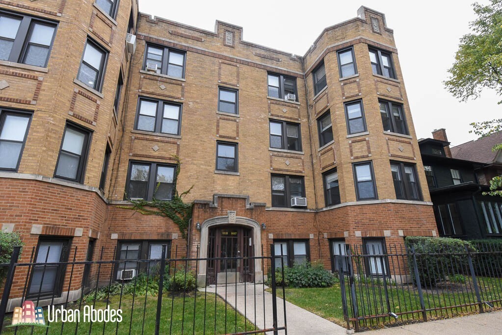 1421 W Hutchinson St, Unit M04B in Chicago, IL - Foto de edificio