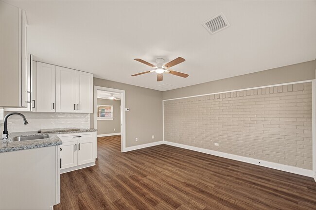 property at 2103 Woodway Dr