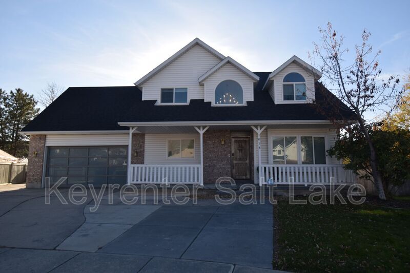 1814 Whisperwood Cir in Sandy, UT - Building Photo