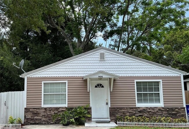 property at 1624 Delaware Ave