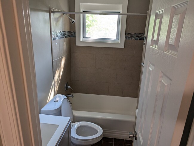 1 Ballman Ct, Unit 2 in Baltimore, MD - Building Photo - Building Photo