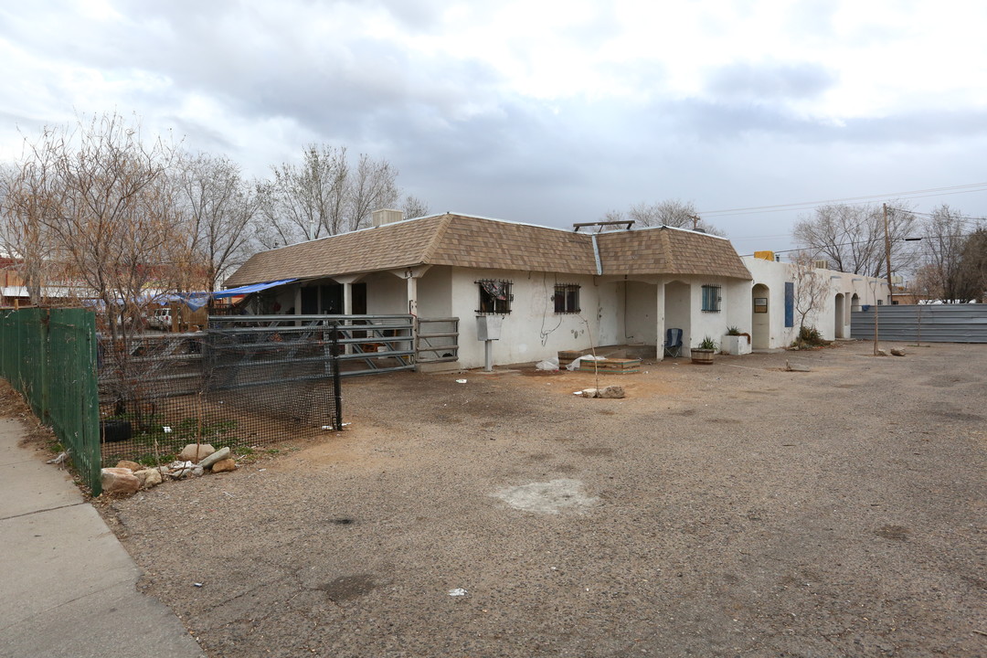 1016 Coal Ave SW in Albuquerque, NM - Building Photo