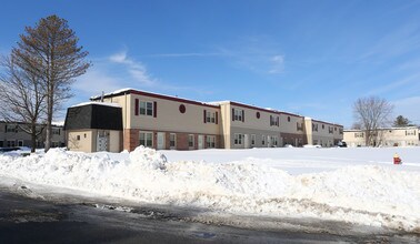 Colonial Square in Amsterdam, NY - Building Photo - Building Photo