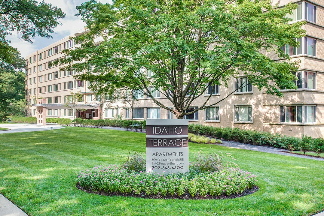 Idaho Terrace in Washington, DC - Building Photo