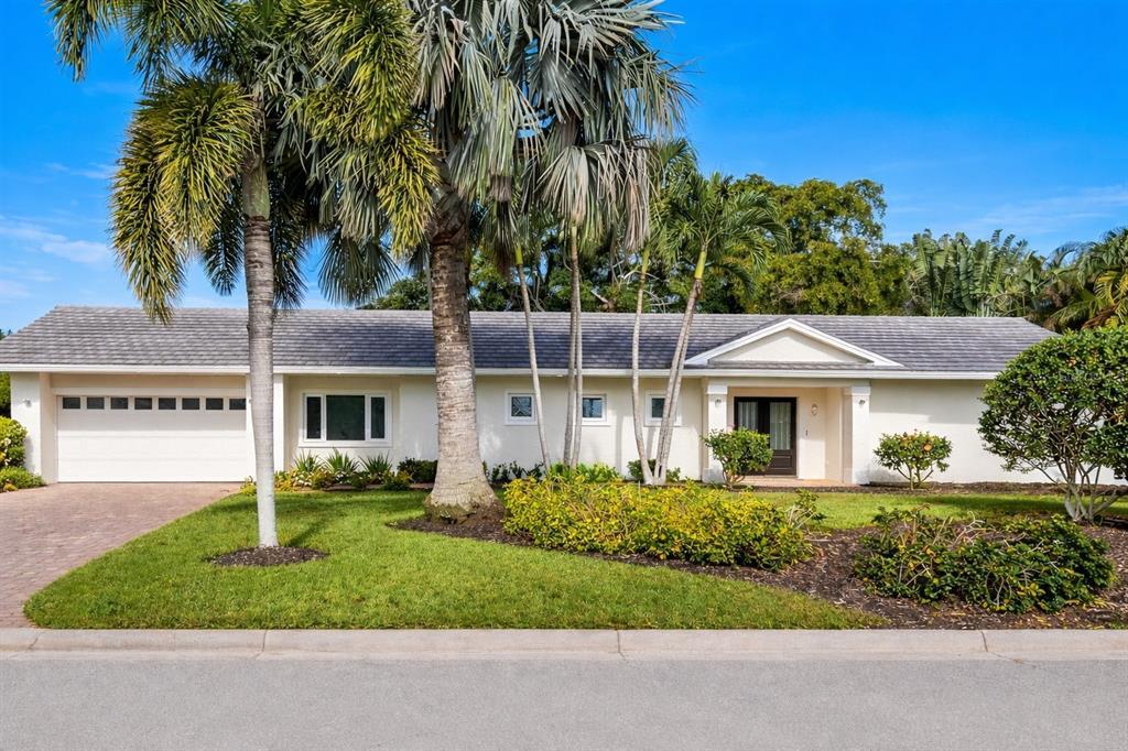 606 Owl Way in Sarasota, FL - Building Photo