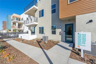 121 Baluster in Irvine, CA - Building Photo - Building Photo
