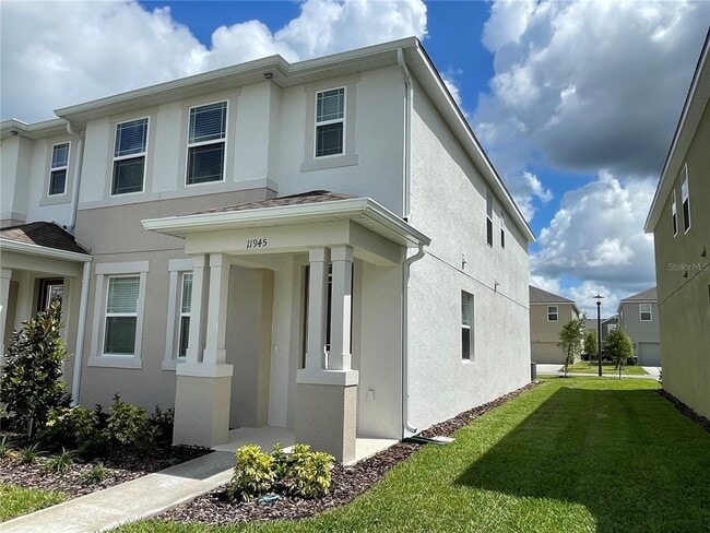 11945 Sunsail Ave in Orlando, FL - Building Photo - Building Photo