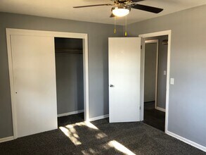 243 Orchard Ct in Silvis, IL - Building Photo - Building Photo