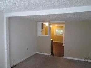 115 E Montrose St in Youngstown, OH - Building Photo - Building Photo