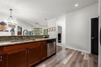 870 Mayson Turner Rd NW in Atlanta, GA - Building Photo - Building Photo