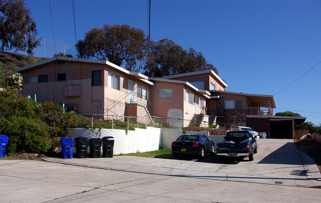 1235-1241 Hueneme St in San Diego, CA - Foto de edificio - Building Photo