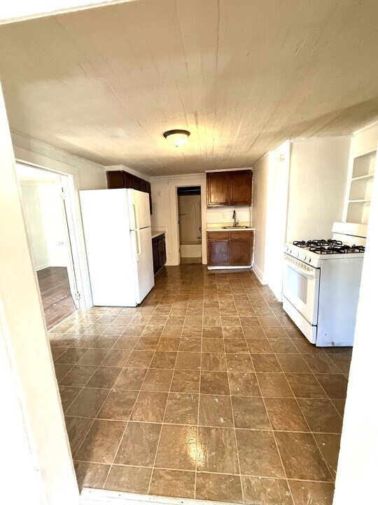 75 Clinton St, Unit 5 in North East, PA - Building Photo