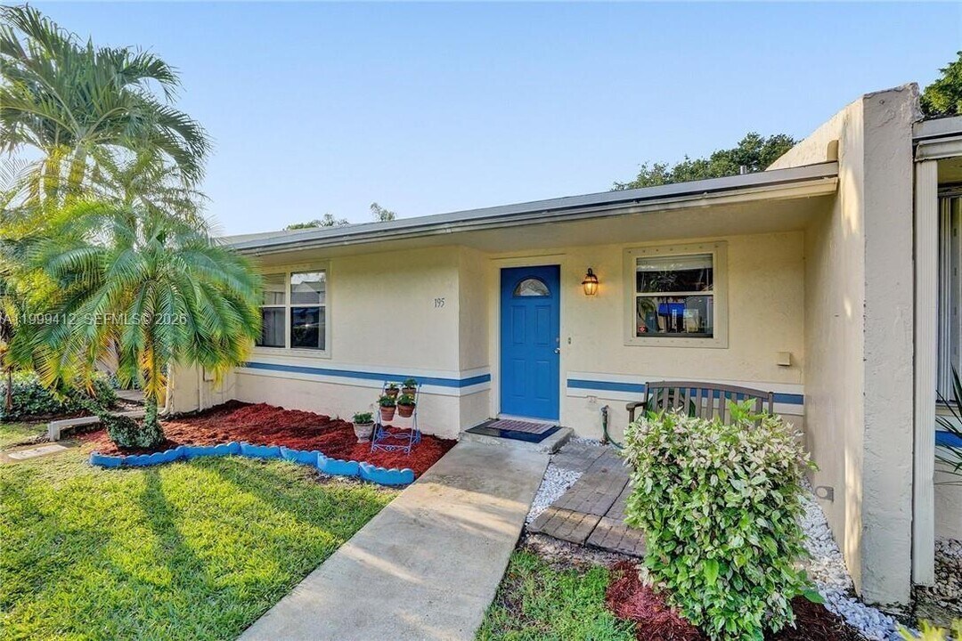 5201 SW 31st Ave in Fort Lauderdale, FL - Building Photo