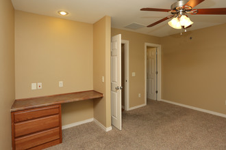 Pierce Properties in Fayetteville, AR - Building Photo - Interior Photo