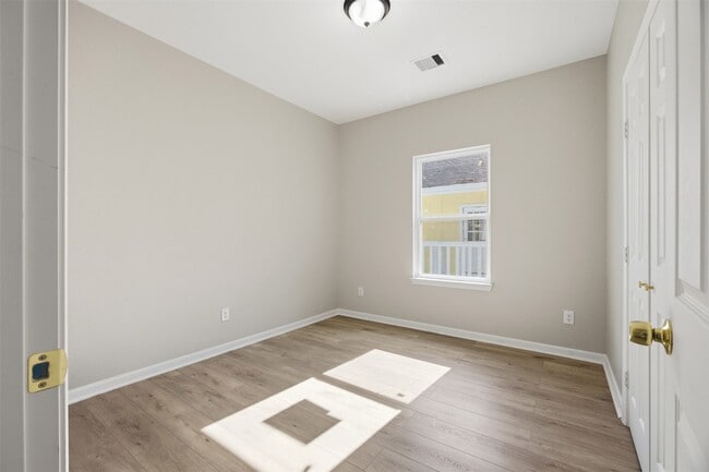 property at 1915 Ross Ave