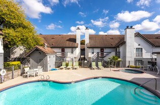 The Edge in San Antonio, TX - Building Photo