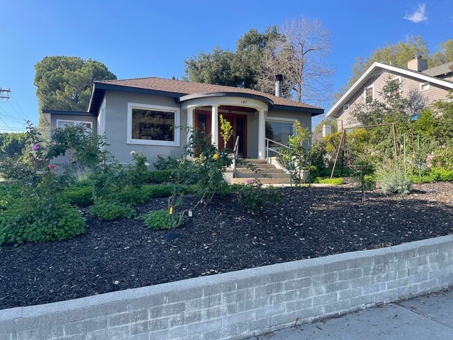 147 N Baldwin Ave in Sierra Madre, CA - Building Photo - Building Photo