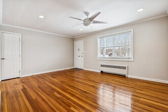 6A W Roselle Ave in Roselle Park, NJ - Building Photo - Building Photo