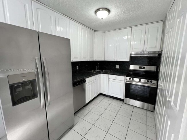 621 NE Helicon Ln in Port St. Lucie, FL - Building Photo - Building Photo