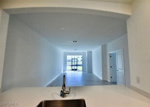 2003 Vermont Ln in Naples, FL - Building Photo - Building Photo