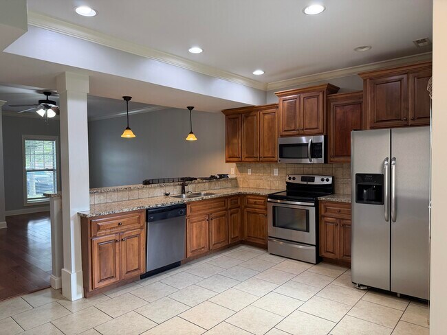 1725 NE Stone Castle Dr in Cleveland, TN - Building Photo - Building Photo