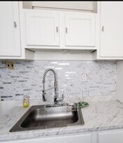 5502 W Thompson St in Philadelphia, PA - Building Photo