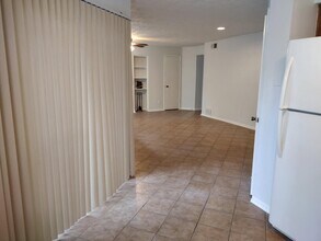 12200 Overbrook Ln in Houston, TX - Building Photo - Building Photo