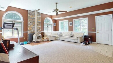 523 Overlook Dr in Orange, CT - Building Photo - Building Photo
