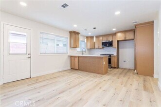 9320 Rhea Ave in Los Angeles, CA - Building Photo - Building Photo