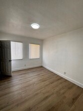 4701 S Figueroa St in Los Angeles, CA - Building Photo - Building Photo