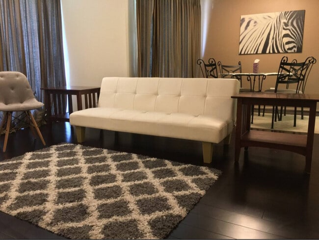 property at 10250 Prince Pl