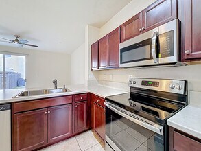 142 SE 28th Ter in Homestead, FL - Foto de edificio - Building Photo