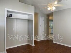 10572 E Bay Tree Dr in Gulfport, MS - Building Photo - Building Photo