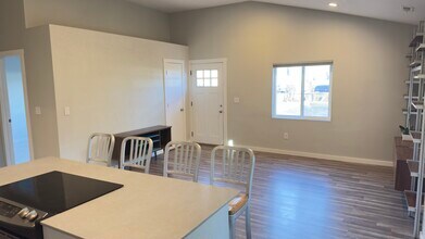 521 Perry St in Denver, CO - Building Photo - Building Photo