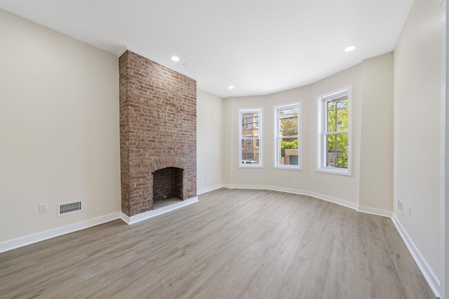 241 Baldwin Ave in Jersey City, NJ - Building Photo - Building Photo