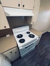 Sequoia Gardens Apartments in Fresno, CA - Foto de edificio - Building Photo