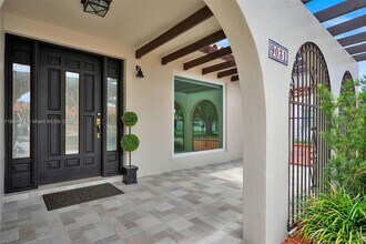 9031 SW 11th St in Miami, FL - Building Photo - Building Photo