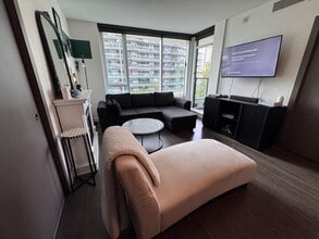 68 Smithe St in Vancouver, BC - Building Photo - Building Photo