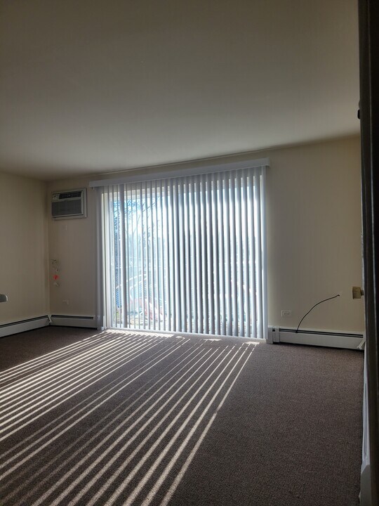 11657 S Pulaski Rd in Alsip, IL - Building Photo