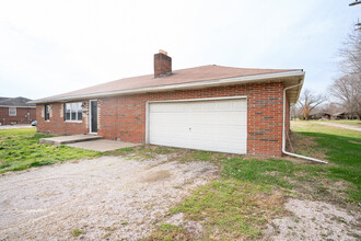 5543 IL-159 in Edwardsville, IL - Building Photo - Building Photo