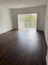 1455 N Treasure Dr in North Bay Village, FL - Building Photo - Building Photo