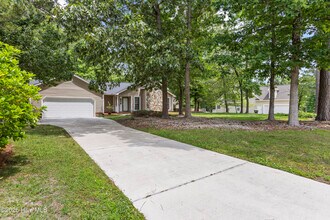 439 Candlewood Dr in Jacksonville, NC - Building Photo - Building Photo