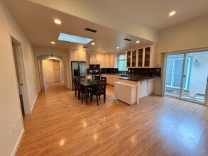 5511 San Francisco Blvd in Sacramento, CA - Building Photo - Building Photo