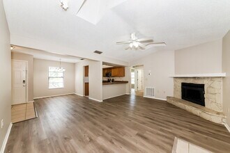 6434 Carmella Way in Sarasota, FL - Building Photo - Building Photo