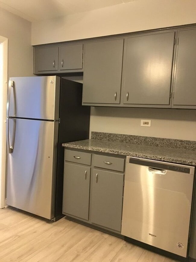 10302 S Komensky Ave in Oak Lawn, IL - Building Photo - Building Photo