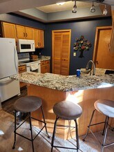 18194 Settlers Way in Eden Prairie, MN - Building Photo - Building Photo