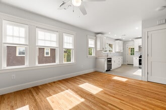 46 Winter St, Unit 2 in Medford, MA - Foto de edificio - Building Photo